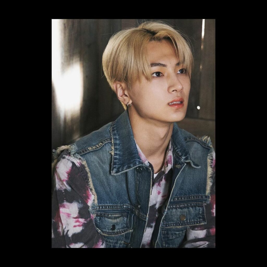 :: EN-roll ::
@ Debut Trailer

#ENHYPEN #EN_behind #ENroll #JAY…