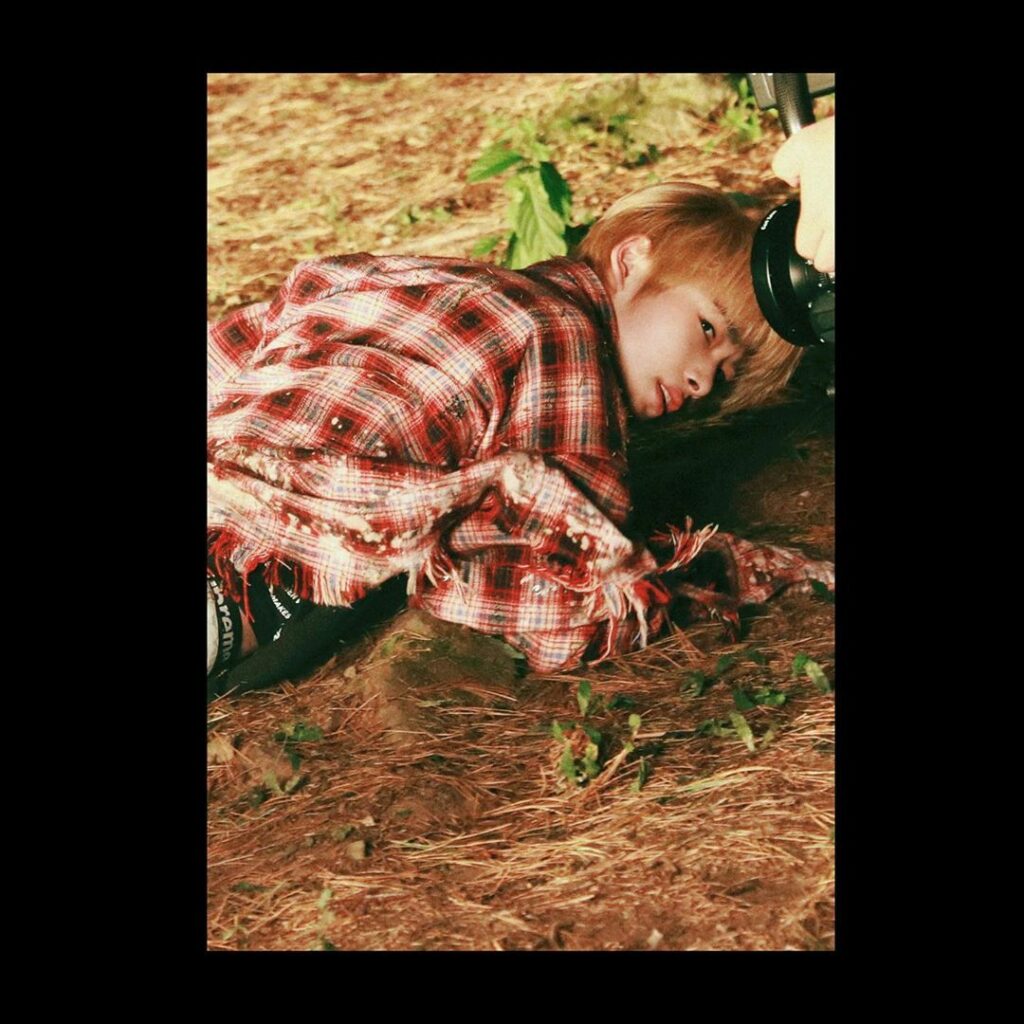 :: EN-roll ::
@ Debut Trailer

#ENHYPEN #EN_behind #ENroll #NI_KI…