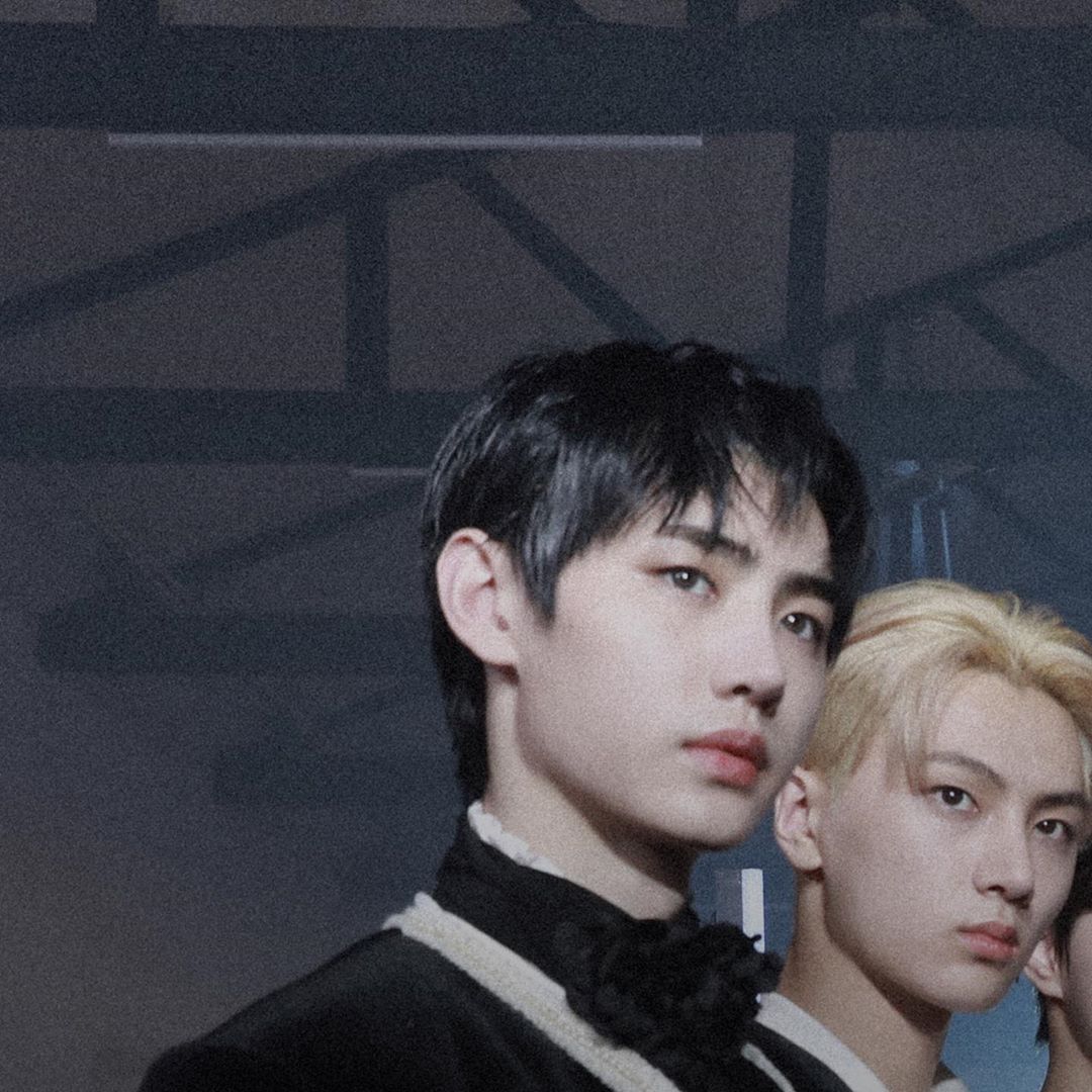 :: EN-roll ::
@ BORDER : DAY ONE Concept Photo (DUSK ver.)  #ENHYPEN #EN_behind …