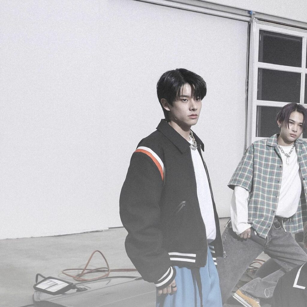 :: EN-roll ::
@ BORDER : CARNIVAL Concept Photo (DOWN ver.)

#ENHYPEN #EN_behind…