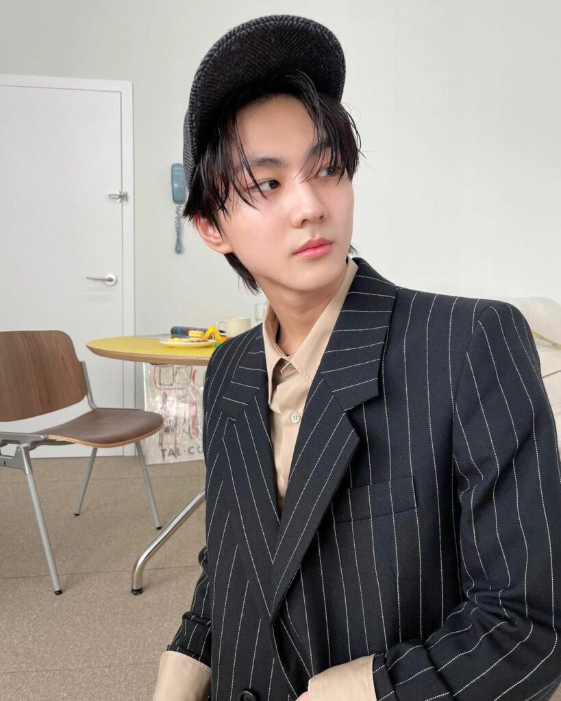 “힐끔” #JUNGWON…