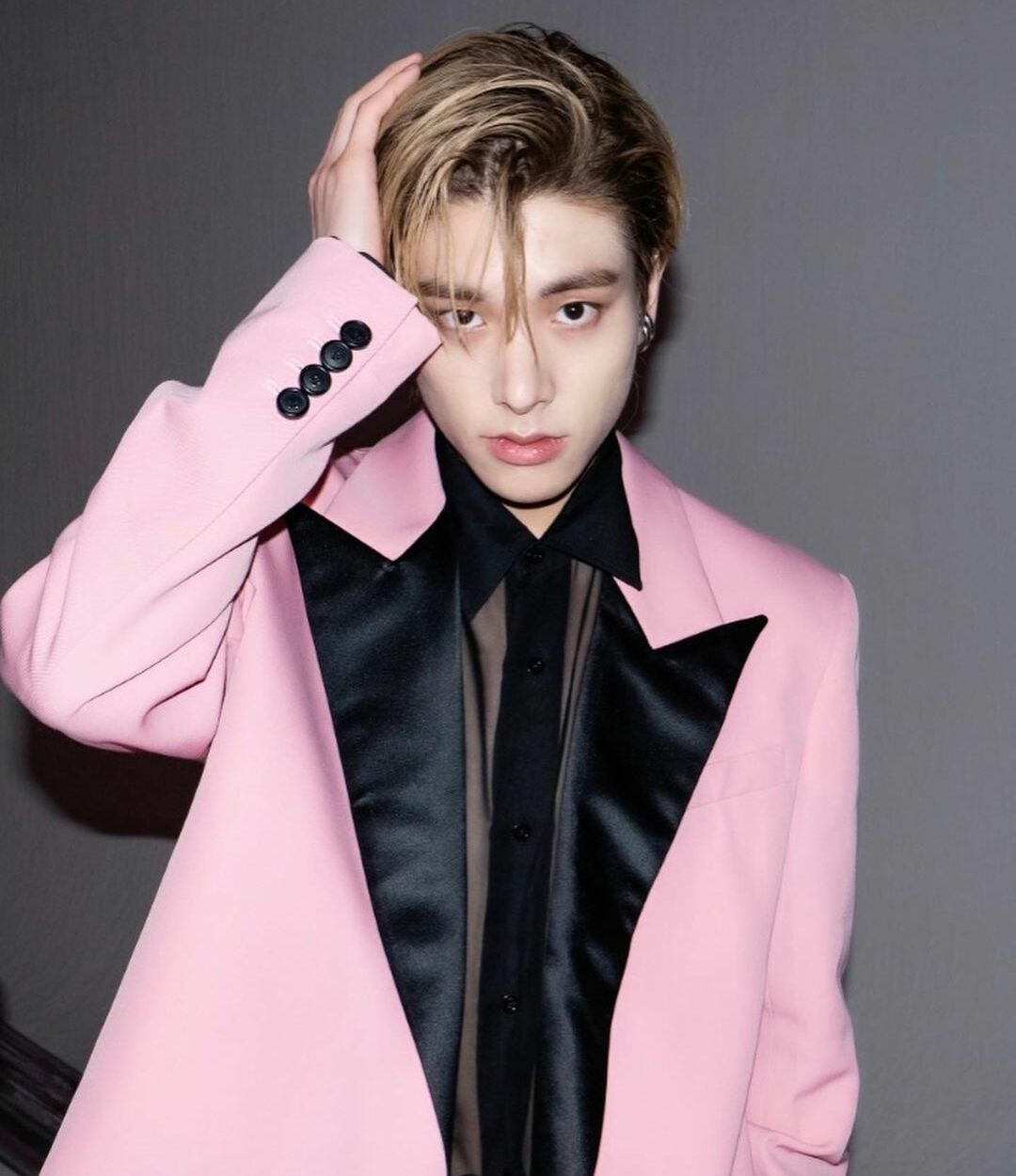 Pink is hot #JAKE #광고…