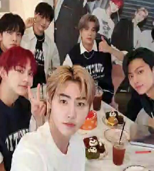 컴백축하…
