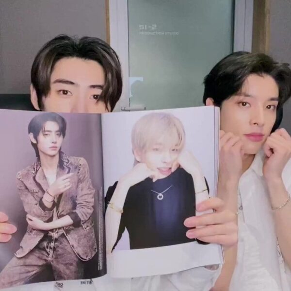 230614 [Weverse Live: Jake, Sunghoon] Hi🤗