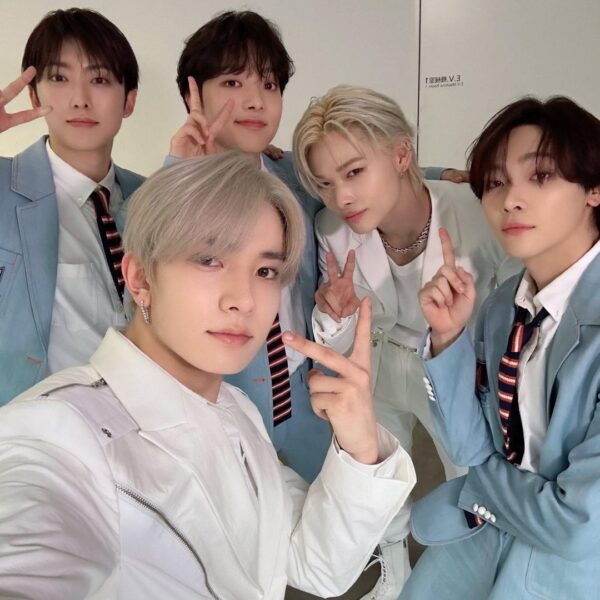 230621 &TEAM Twitter: Heeseung and Ni-ki with EJ, Fuma and Nicholas