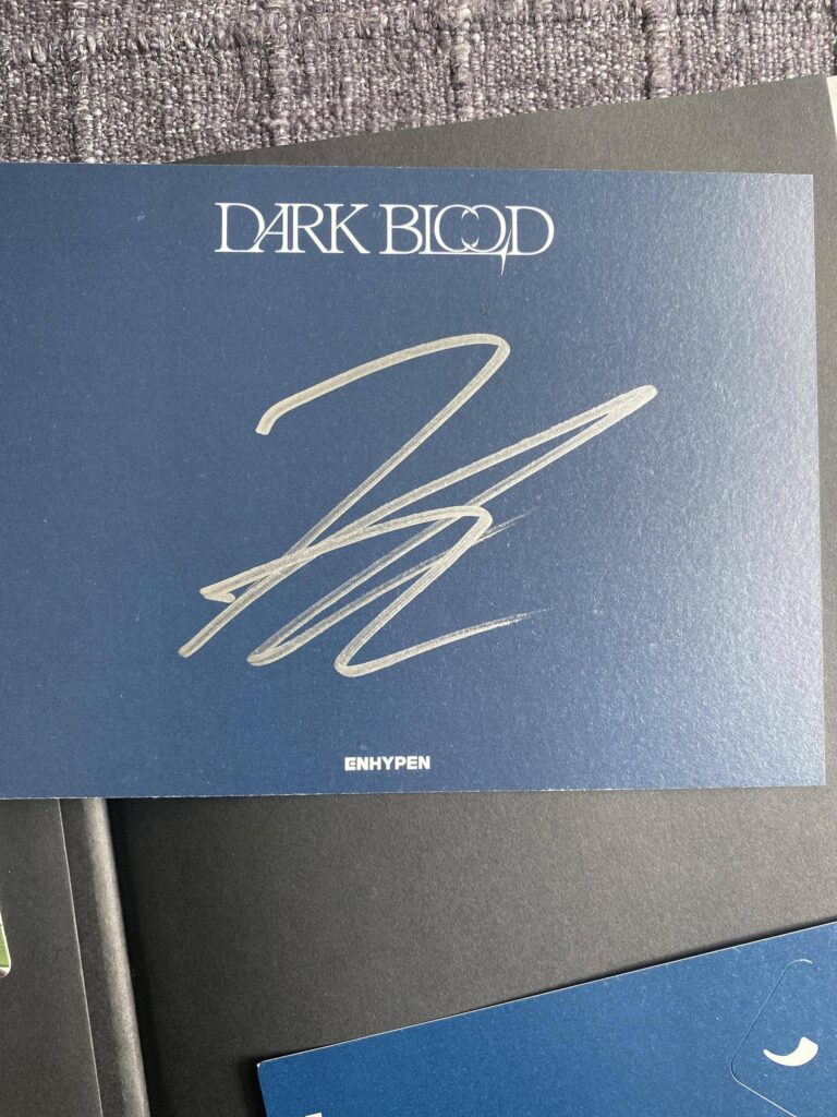 I have no idea whose signature i got 😂😂😂