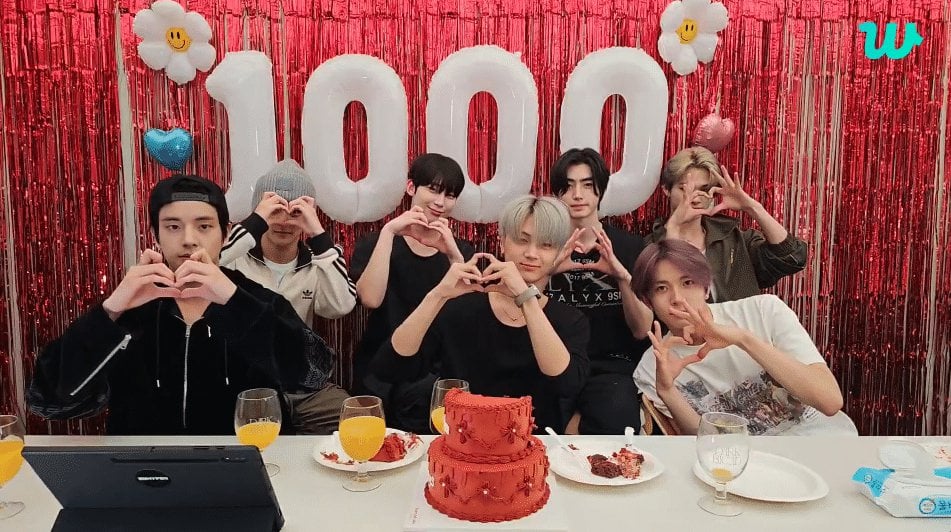 230825 [Weverse Live: Group] 🥳1000 days🥳
