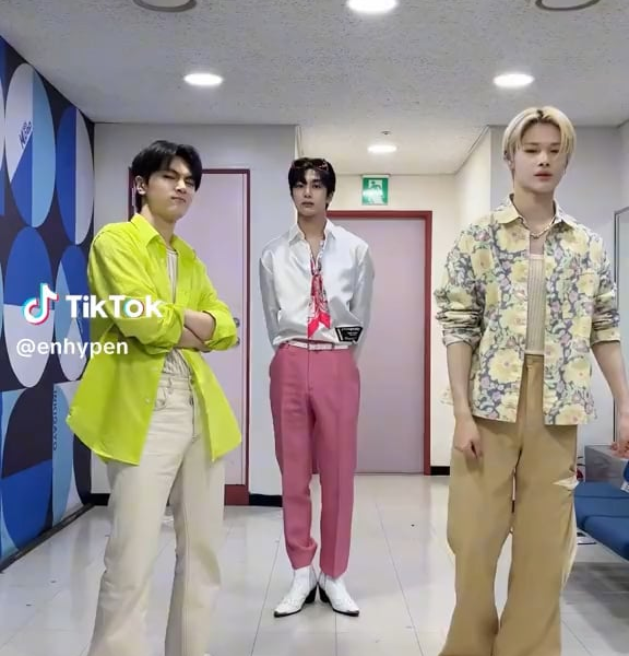 230619 TikTok: Jay and Ni-ki with Hyungwon (MONSTA X) - Sacrifice (Eat Me Up) Dance Challenge
