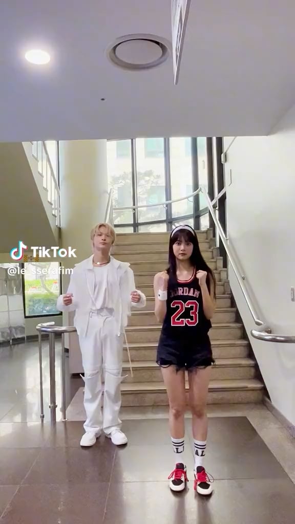 230604 LE SSERAFIM TikTok: Ni-ki and Eunchae