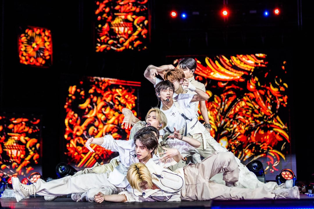 230723 KPOPLUX Twitter: ENHYPEN