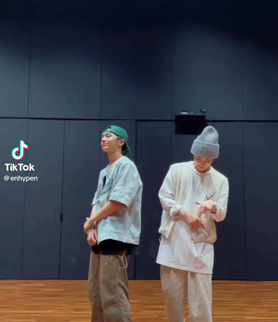230727 TikTok: ENHYPEN Jay & Jungwon - ‘Seven’ Dance Challenge (orig. BTS Jungkook)