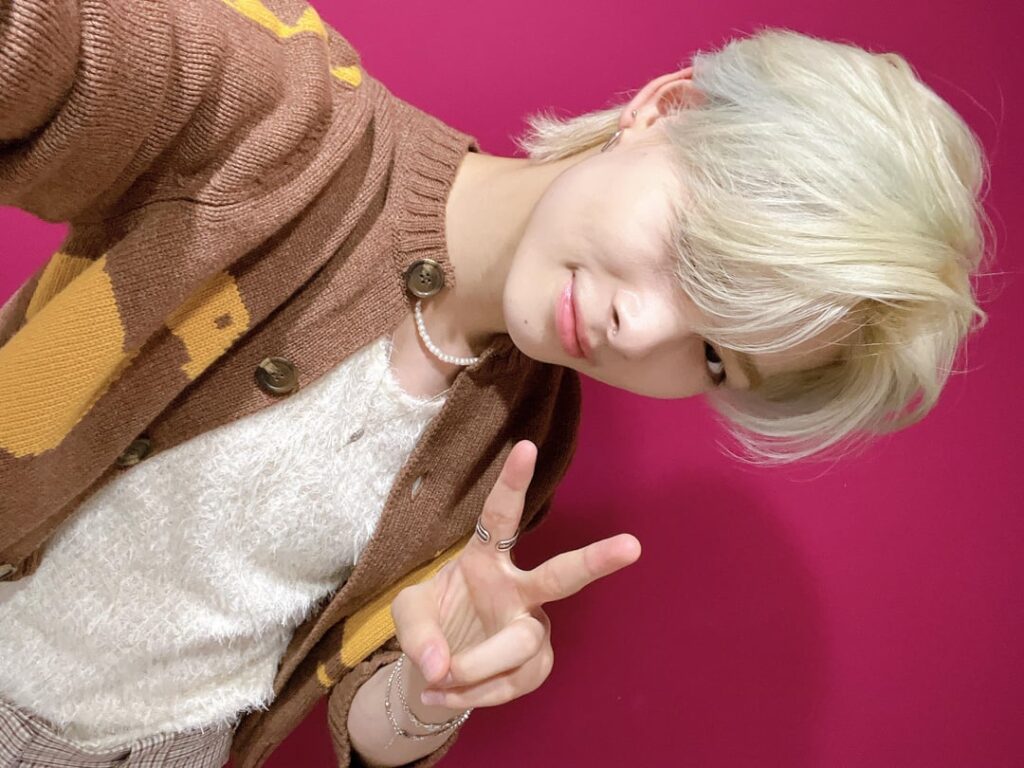 230603 Weverse: Ni-ki