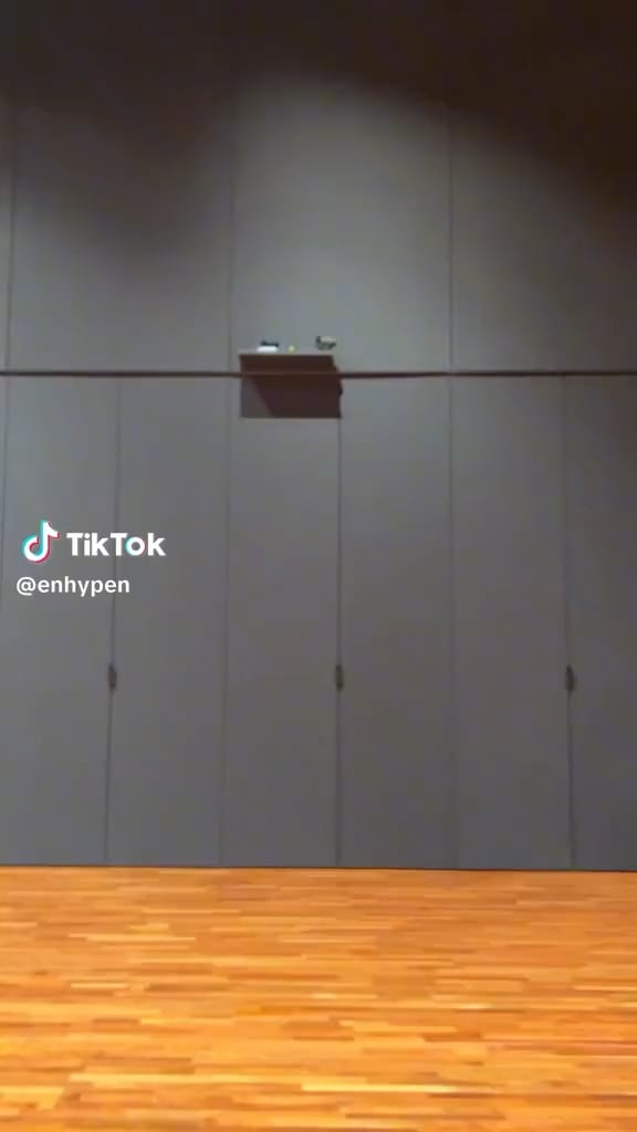 230613 TikTok: Jungwon with LIP J - Sacrifice (Eat Me Up) Dance Challenge