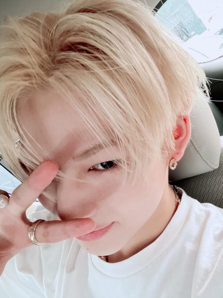 230627 Weverse: Ni-ki