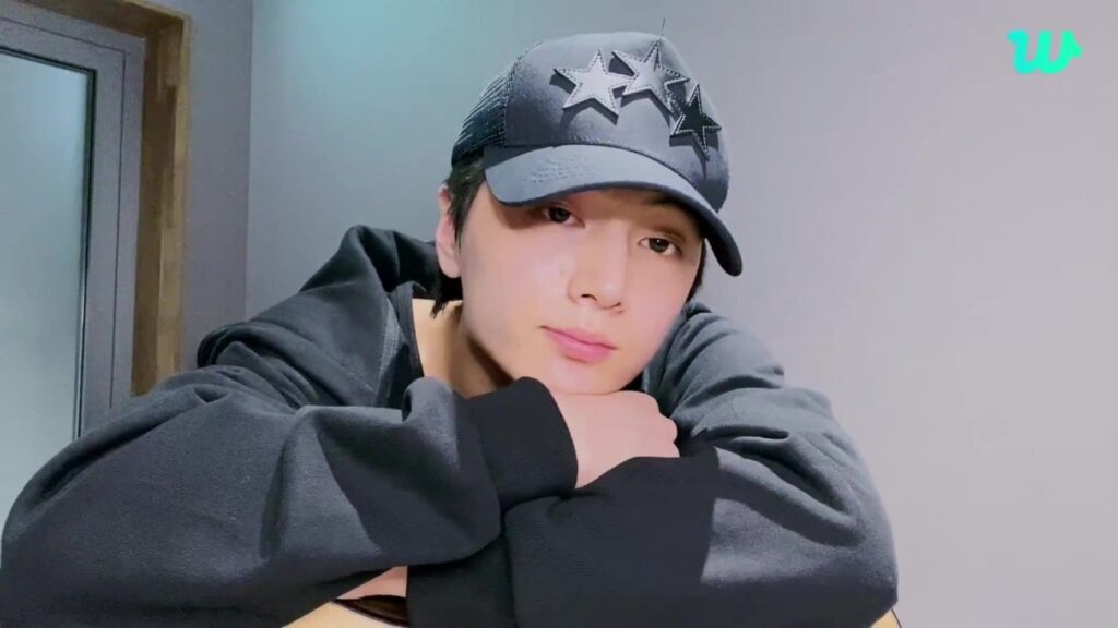 230710 [Weverse Live: Jay] Anyone bored?