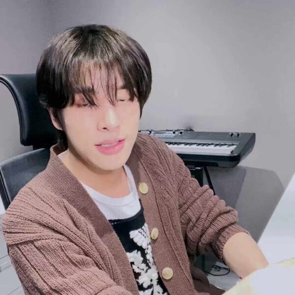 230714 [Weverse Live: Jake] People who want to hang out with Jake 👌