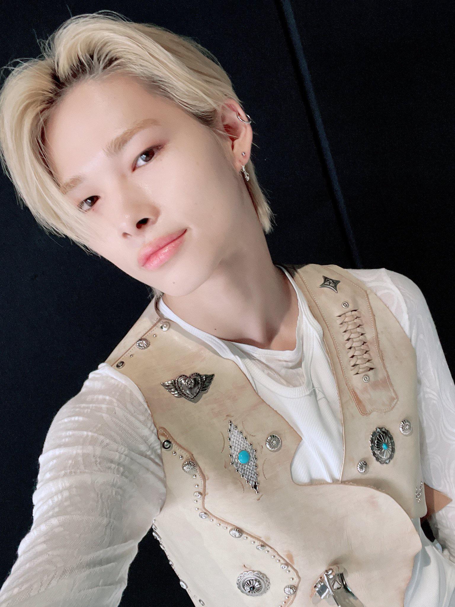 230616 Weverse: Ni-ki