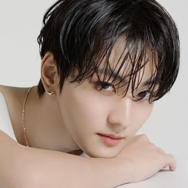 230829 Instagram: Jungwon - Prada Fine Jewelry