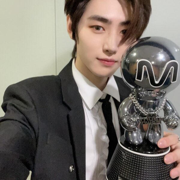 230602 Twitter: Sunghoon