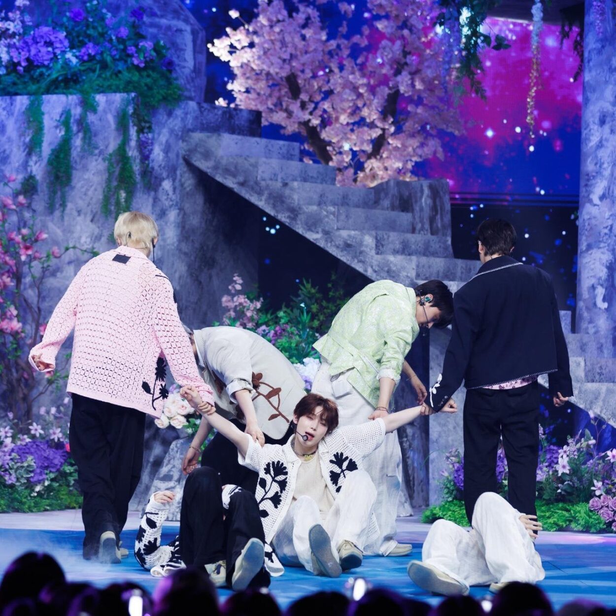 230619 ENHYPEN - Sacrifice (Eat Me Up) [230608 Performance Photos] @ Mnet M Countdown