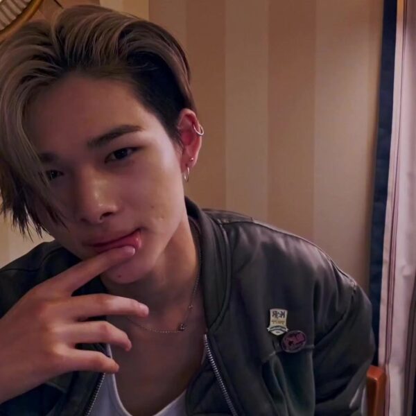 230903 [Weverse Live: Ni-ki] Job well done~🫠