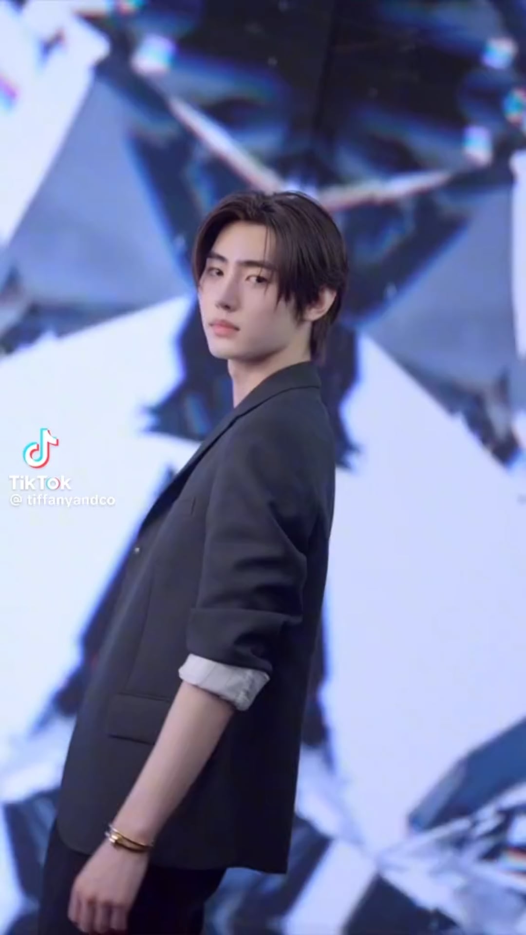 230928 Tiffany&Co. TikTok: Sunghoon
