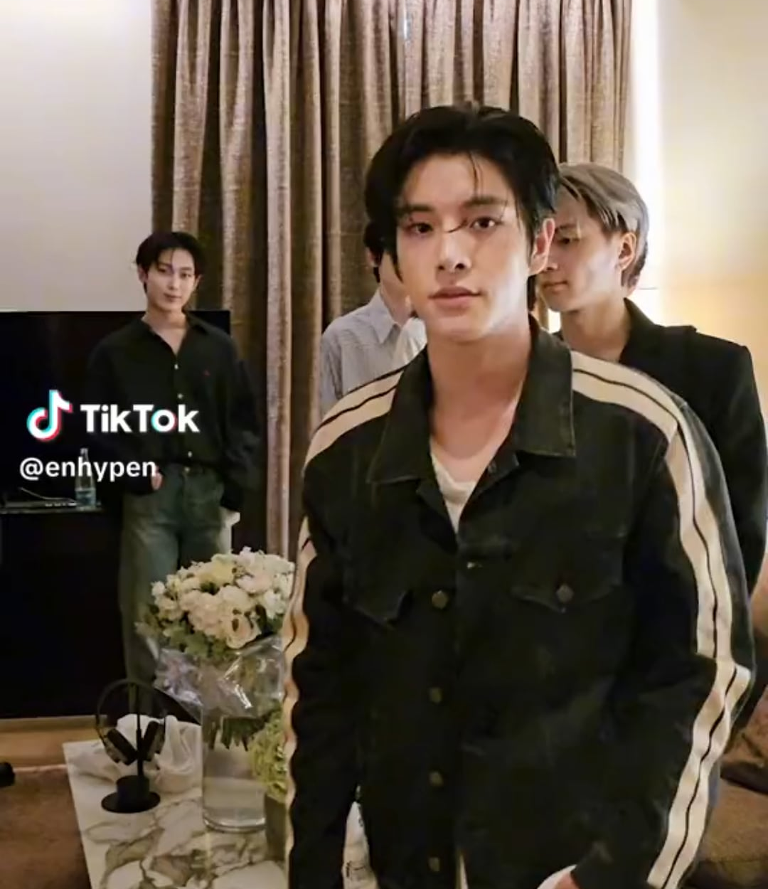 230922 Tiktok: ENHYPEN (2)