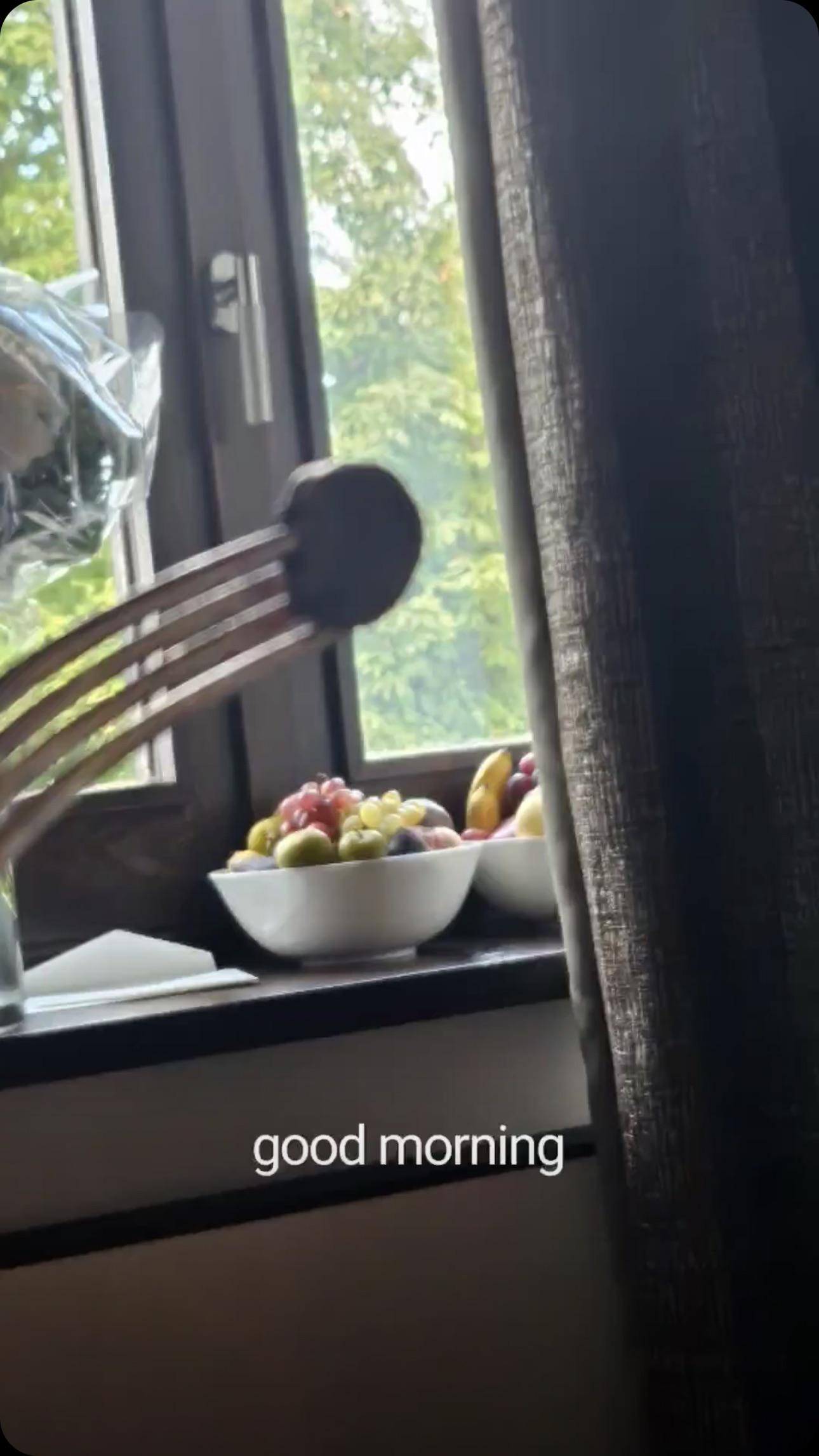 230921 Weverse Moment: Ni-ki