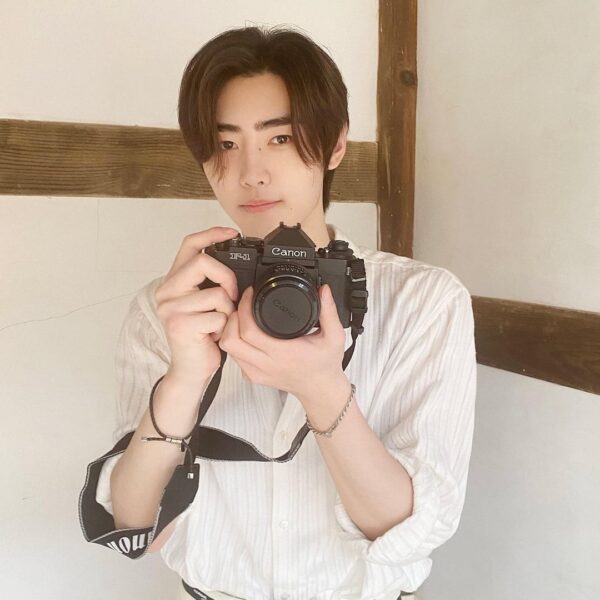 231017 Naver Post: EN-loG behind photos [SUNGHOON]