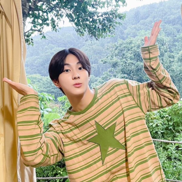 231017 Naver Post: EN-loG behind photos [JUNGWON]