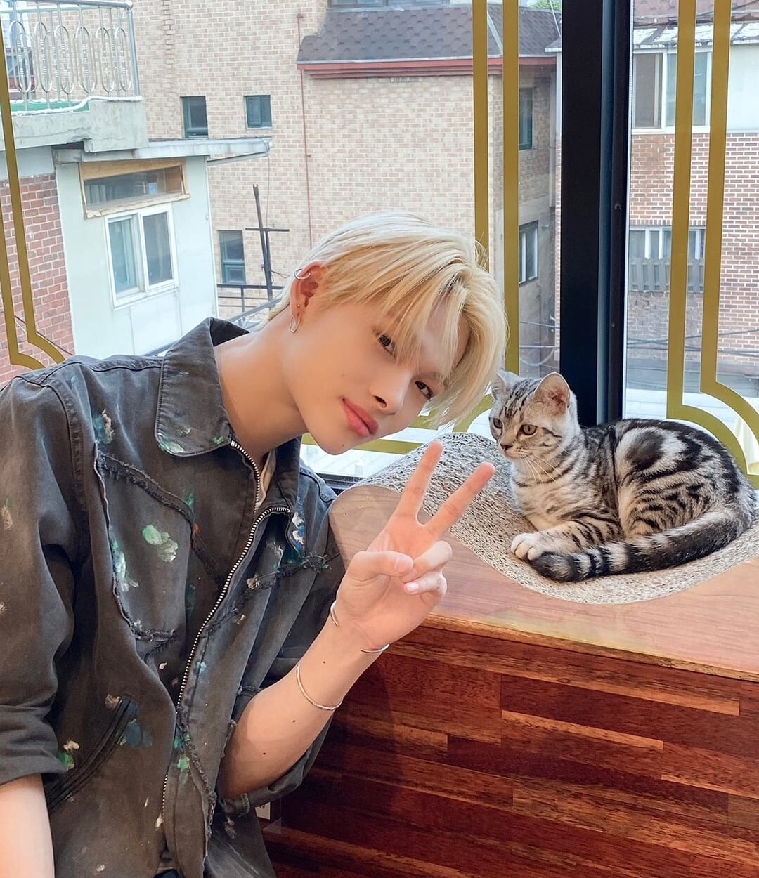 231017 Naver Post: EN-loG behind photos [NI-KI] with JAKE