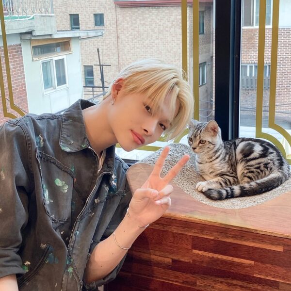 231017 Naver Post: EN-loG behind photos [NI-KI] with JAKE