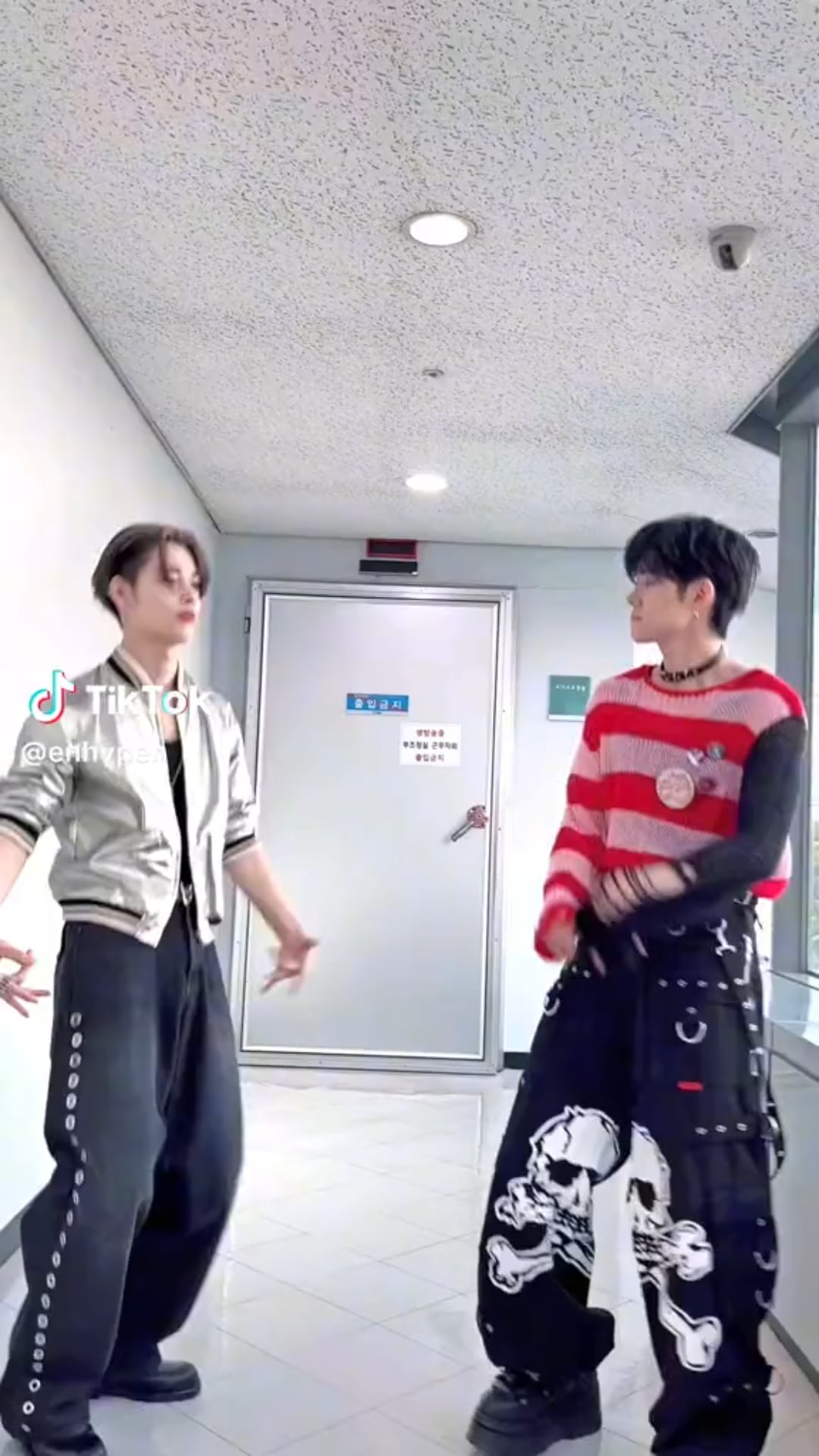 231124 Tiktok: Ni-ki with TXT Yeonjun