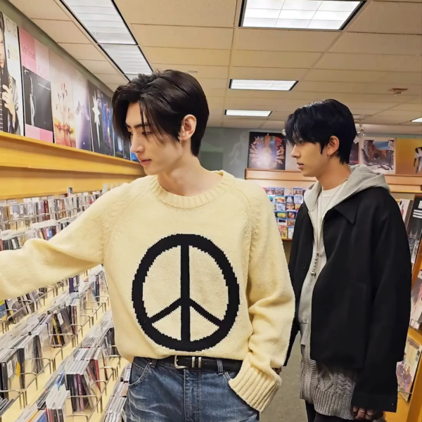 231123 bnfifthavenue (Barnes & Noble) Instagram Reel: ENHYPEN