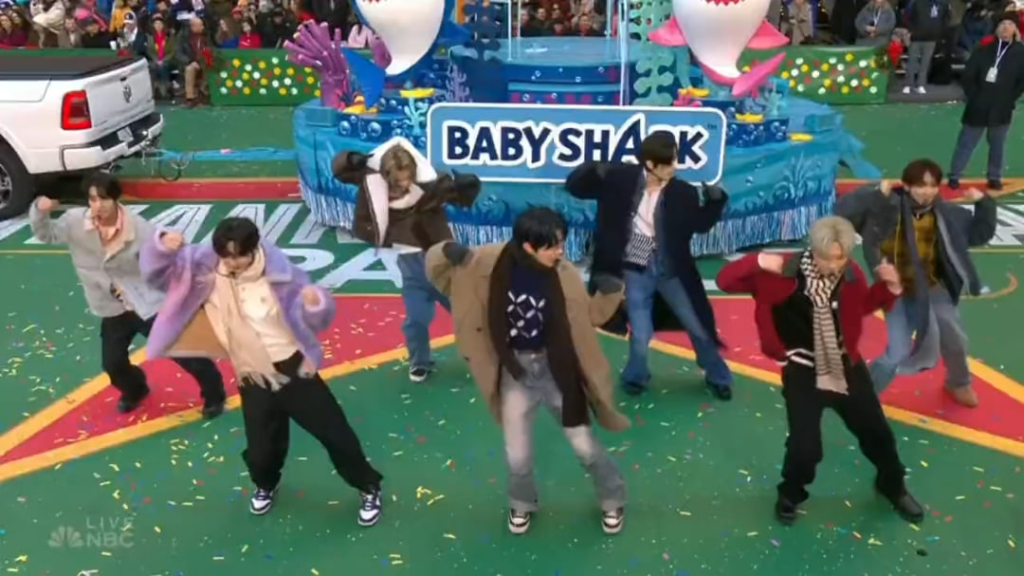 231123 Enhypen - Keep Swimmin' Through at Macy's Thanksgiving Day Parade