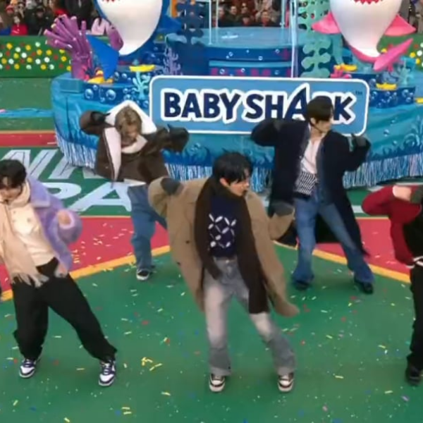 231123 Enhypen - Keep Swimmin' Through at Macy's Thanksgiving Day Parade