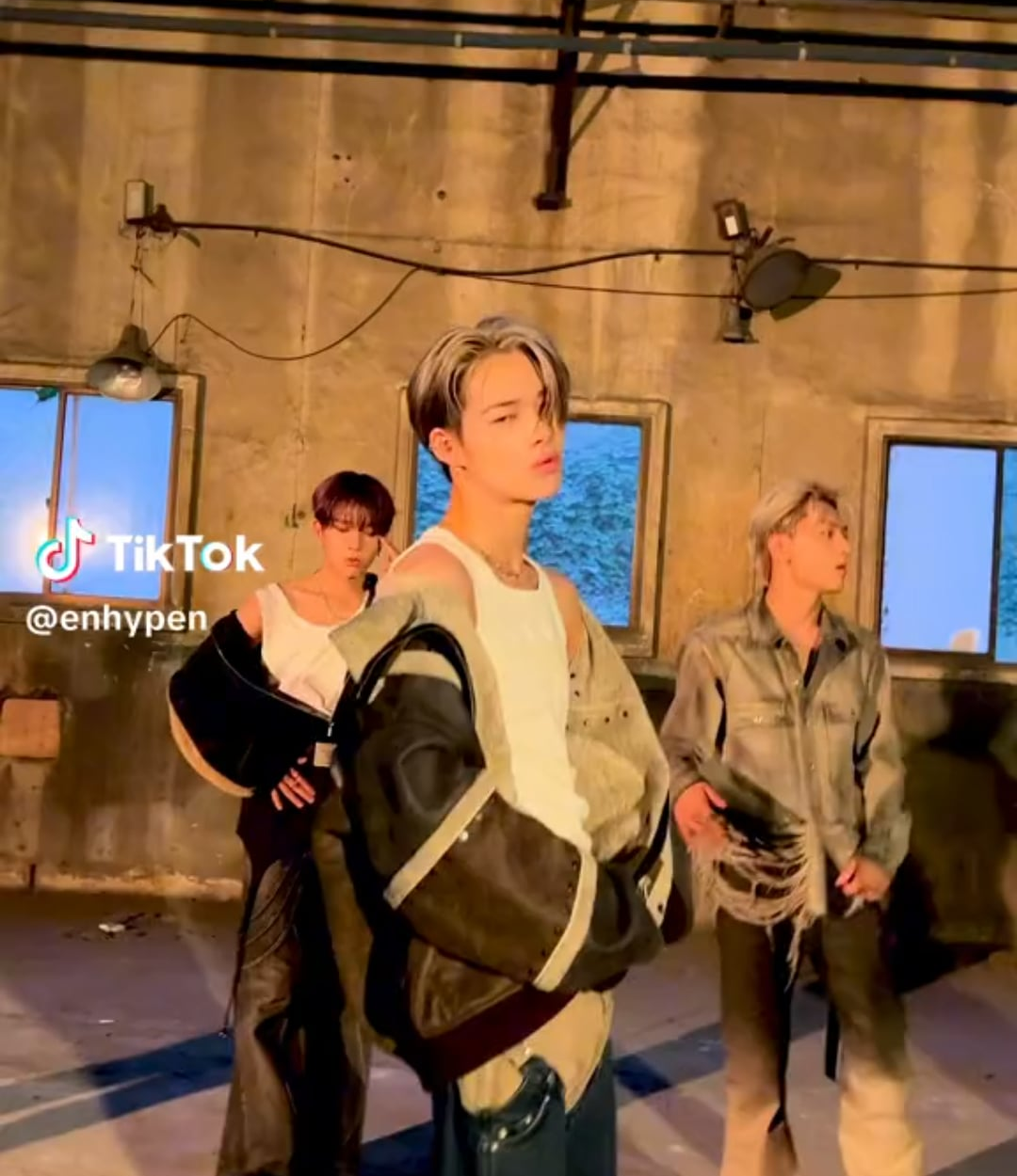 231118 Tiktok: ENHYPEN