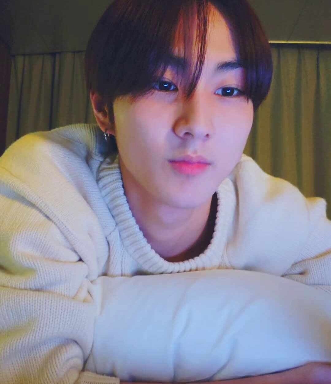 231127 [Weverse Live: Jungwon] Late night Garden