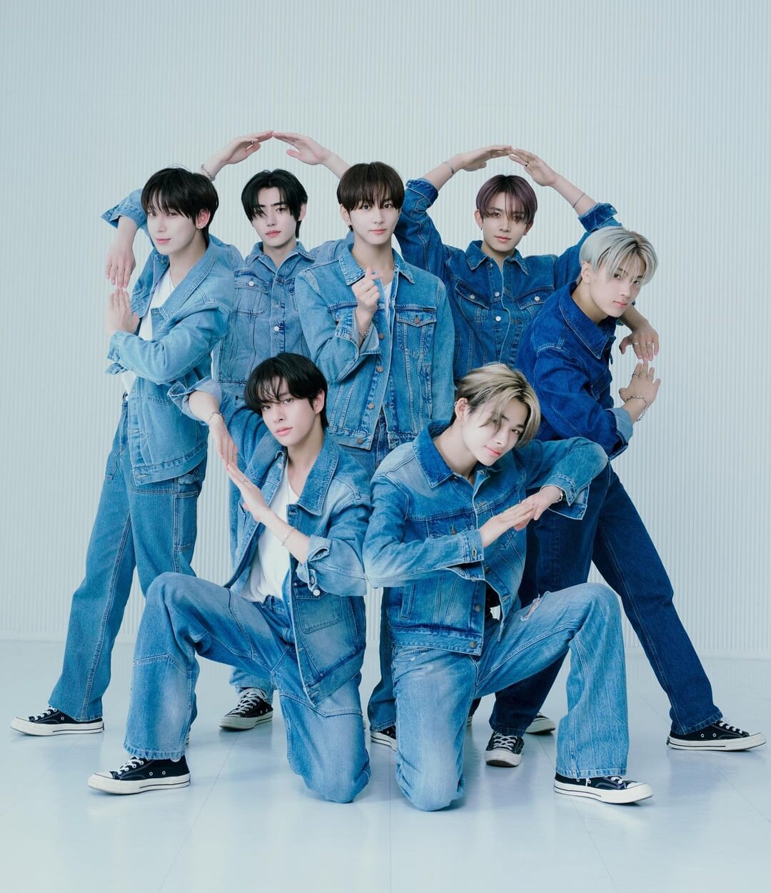 231124 Weverse: 2023 ENniversary Photo #1 Family