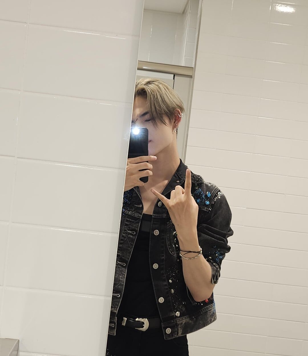 231112 Weverse: Ni-ki