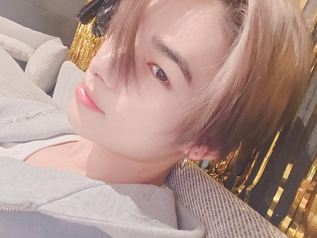 231201 Weverse: Ni-ki