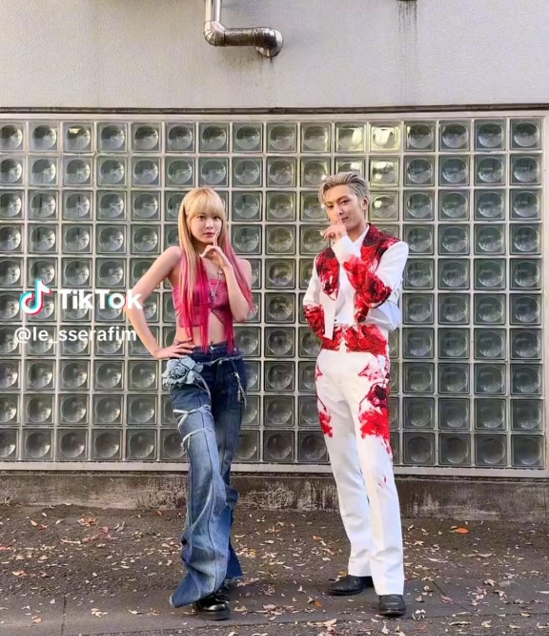 231202 LE SSERAFIM Tiktok: Hong Eunchae with Jay