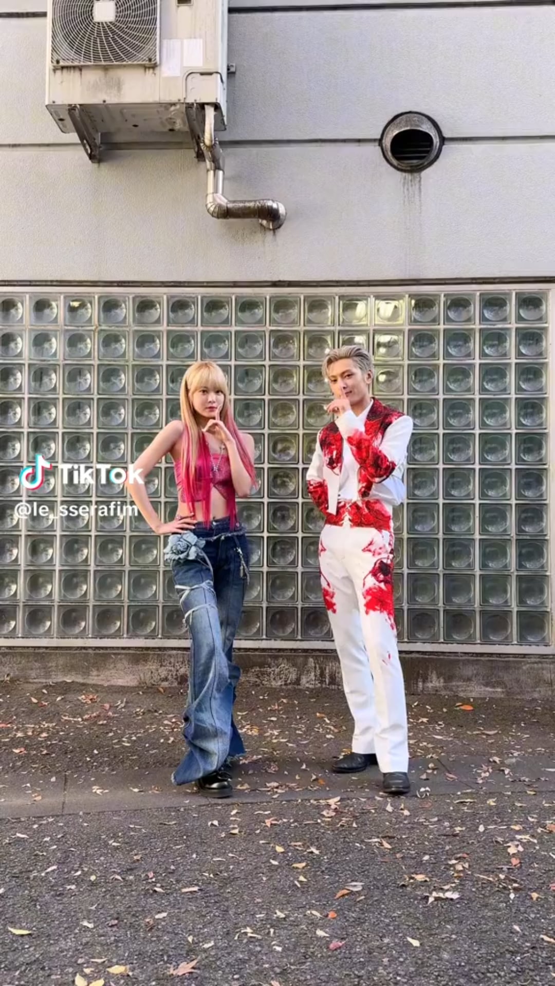 231202 LE SSERAFIM Tiktok: Hong Eunchae with Jay