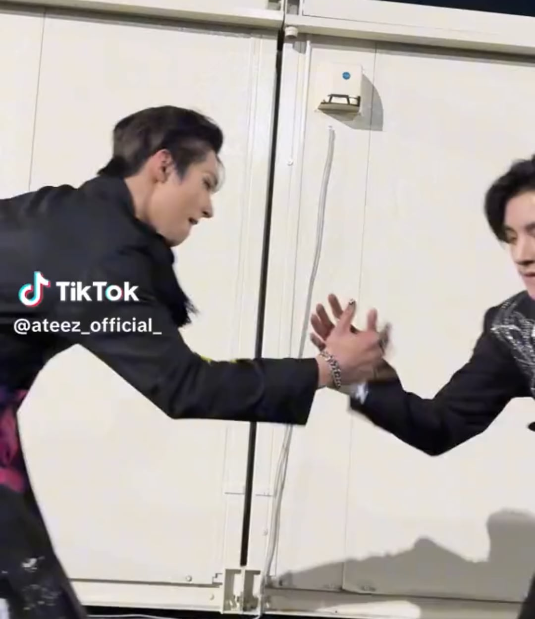 231216 ATEEZ Tiktok: Jake with Mingi