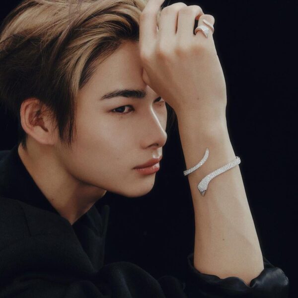 231215 Instagram: Ni-ki @ Prada Fine Jewelry
