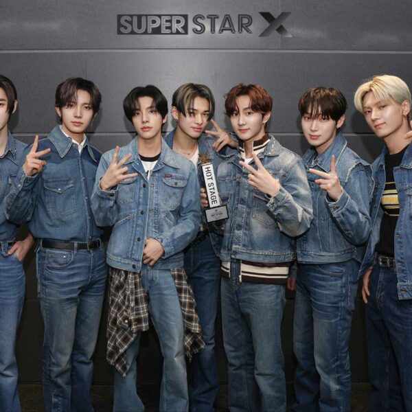 231218 SUPERSTARX_twt Twitter: ENHYPEN with their HOT STAGE trophy!