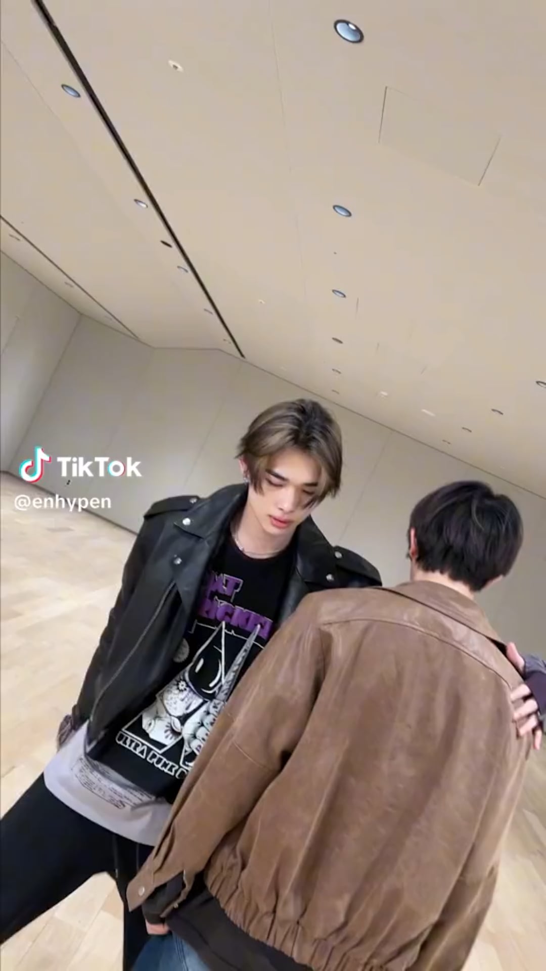 240112 Tiktok: Heeseung & Ni-ki @ GDA Dance Break