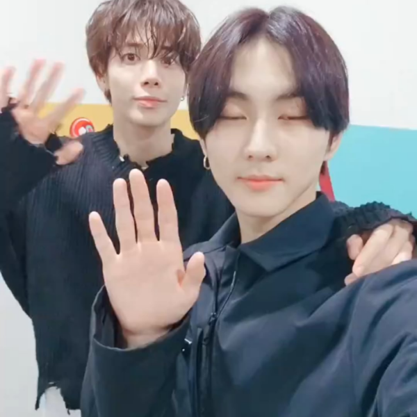 240107 Twitter: Jungwon with TXT Taehyun