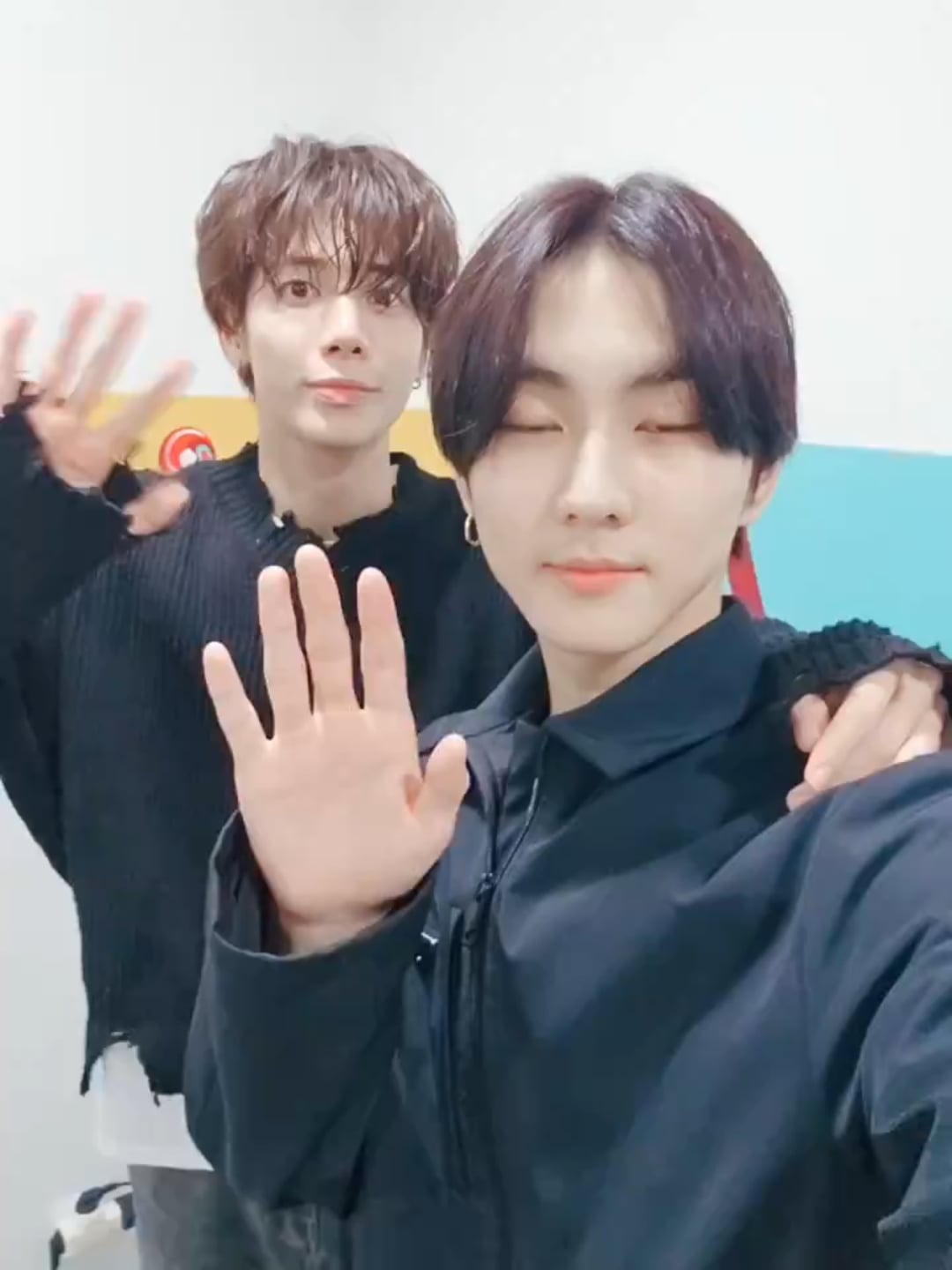 240107 Twitter: Jungwon with TXT Taehyun