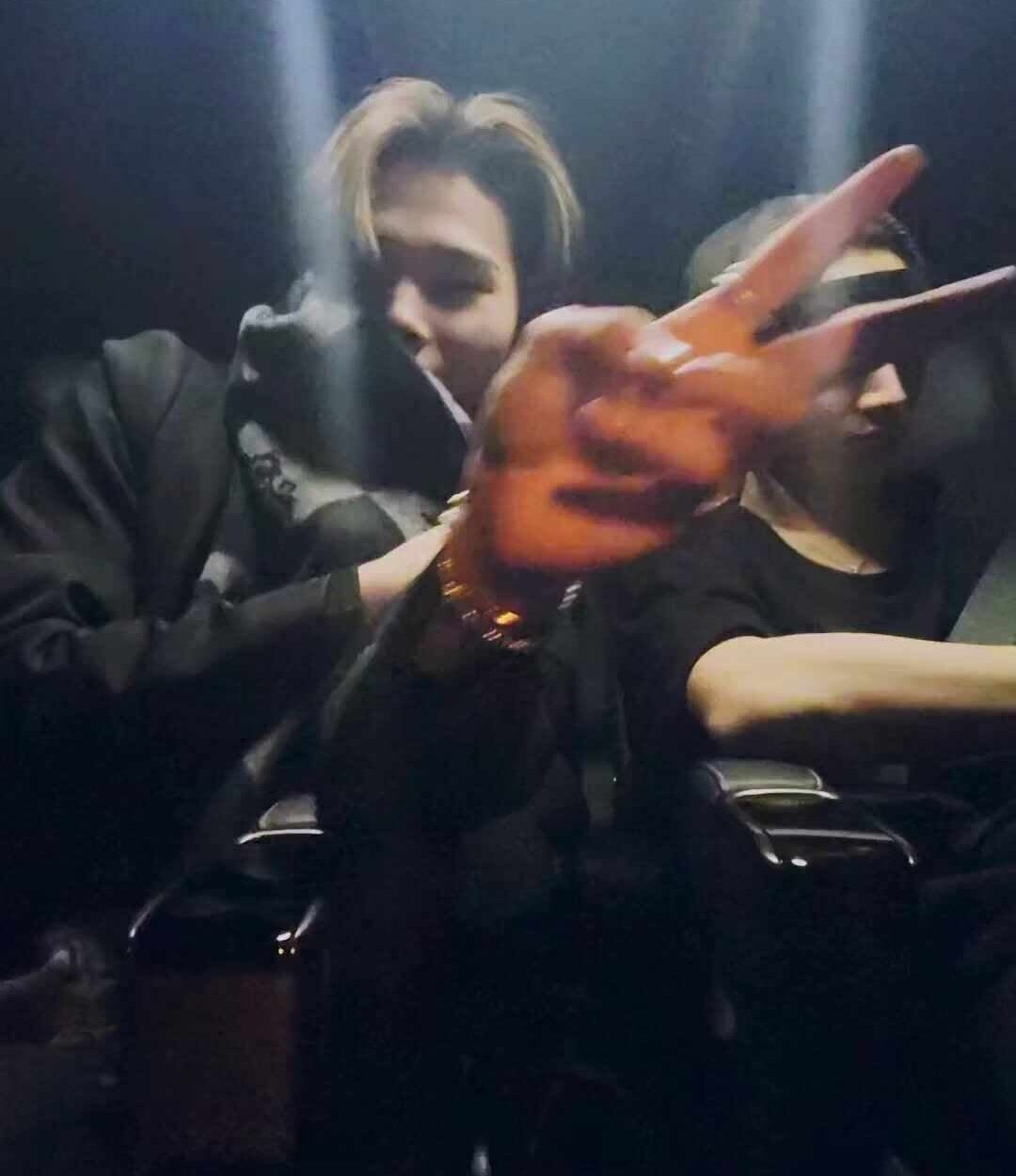 240118 [Weverse Live: Ni-ki & Jay] Ah